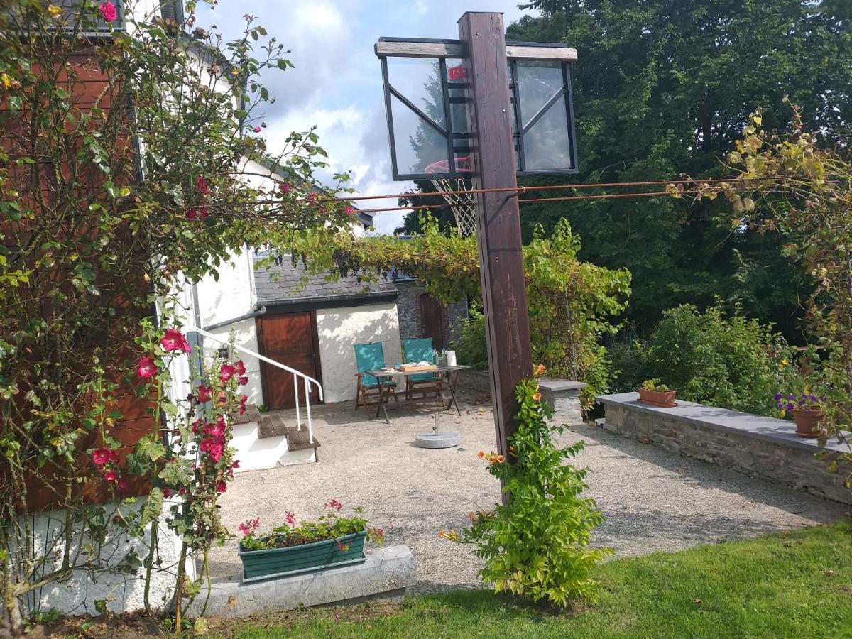 Gite L'Ecole De Ma Mere Villa Bertogne Exterior foto